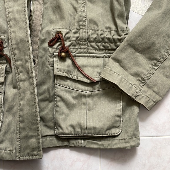 Green jacket - Picture 3 of 7